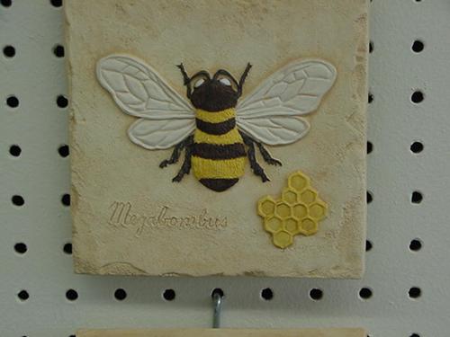 Bee Plaque 5.5"
