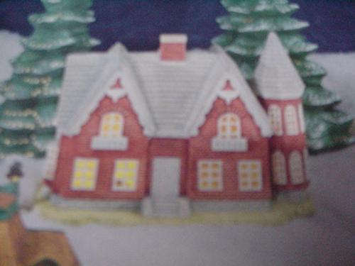 Byron Mansion 7"H