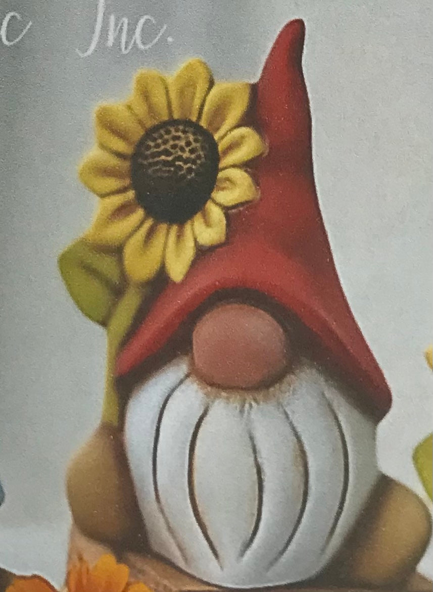CM Gnome w/Sunflower 5.25”t x 4.25”w